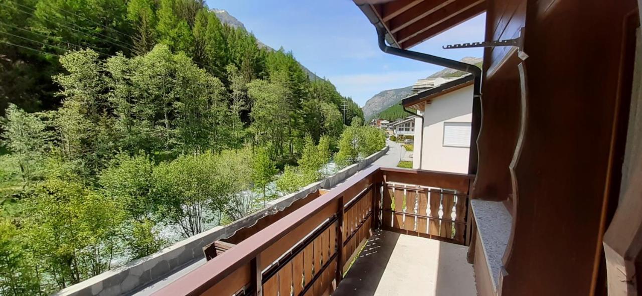Free Cable Car & Bus In The Summer Haus L'Oree Saas-Grund Ngoại thất bức ảnh